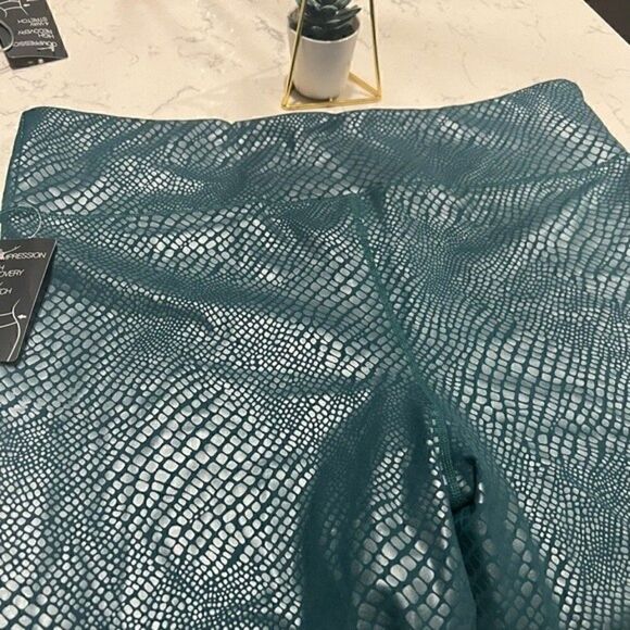 New Inc International Concepts Croc-Print Leggings pants  green XXXL - Picture 3 of 6